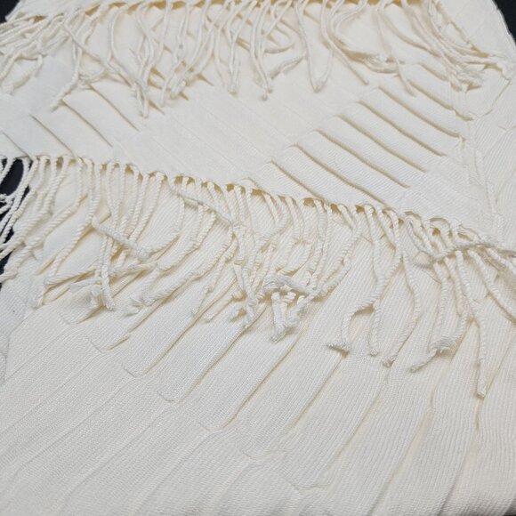 Halogen Ivory White Textured Scarf Rectangle Viscose Polyester Italy Fringed VTG - Picture 3 of 6